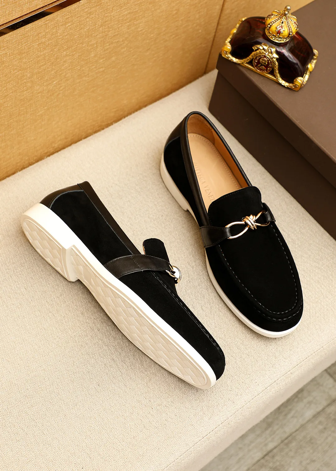 Men's men's shoes 💰580 💐Bottega Venetta [BV] Hong Kong - counter synchronization 🔥Summer new models are popular on the official website! Original 1⃣:1⃣ production✊💯💯, top-quality original product, exclusive first release, carefully crafted, full of European flavor, gentleman style, upper material, imported top layer frosted cowhide, cowhide leather lining, imported original outsole, comfortable and wear-resistant. 4 colors available! Code number: 39-44 (38.45.46🉑️customized)